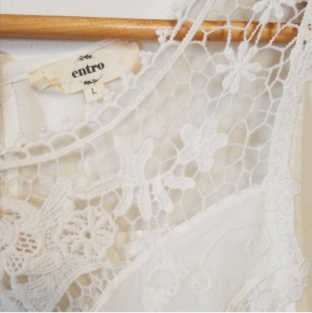 NWOT Entro White Lace Dress. Size L